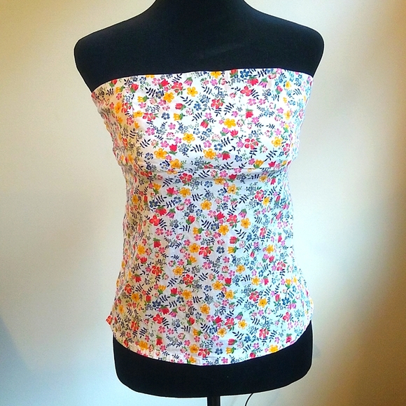 52 Weekends Tops - 52 weekends flowery, halter top tie-back size 2